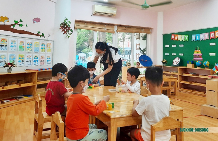 Trẻ mầm non Hà Nội phấn khởi trong ngày đầu trở lại trường - Ảnh 6. Trẻ mầm non Hà Nội phấn khởi trong ngày đầu trở lại trường - Ảnh 6.