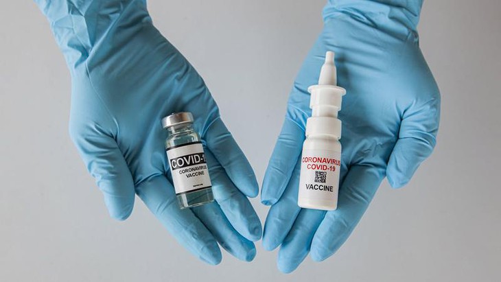 Bước nhảy vọt tiếp theo trong phát triển vaccine COVID-19 có thể là thuốc xịt mũi - Ảnh 1. Bước nhảy vọt tiếp theo trong phát triển vaccine COVID-19 có thể là thuốc xịt mũi - Ảnh 1.