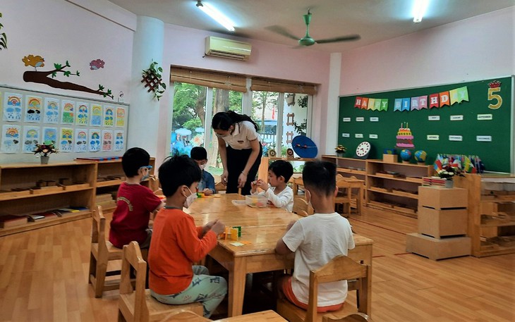 Trẻ mầm non là F0, toàn bộ học sinh trong lớp có cần phải cách ly? - Ảnh 2.