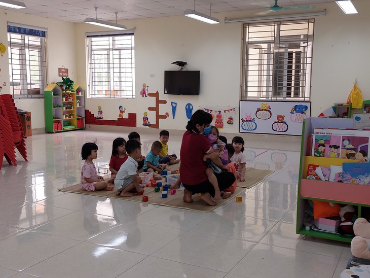 Học sinh mầm non Hà Nội háo hức đến trường - Ảnh 10. Học sinh mầm non Hà Nội háo hức đến trường - Ảnh 10.