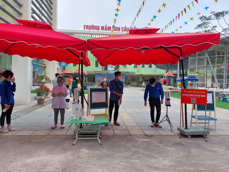 Học sinh mầm non Hà Nội háo hức đến trường - Ảnh 3. Học sinh mầm non Hà Nội háo hức đến trường - Ảnh 3.