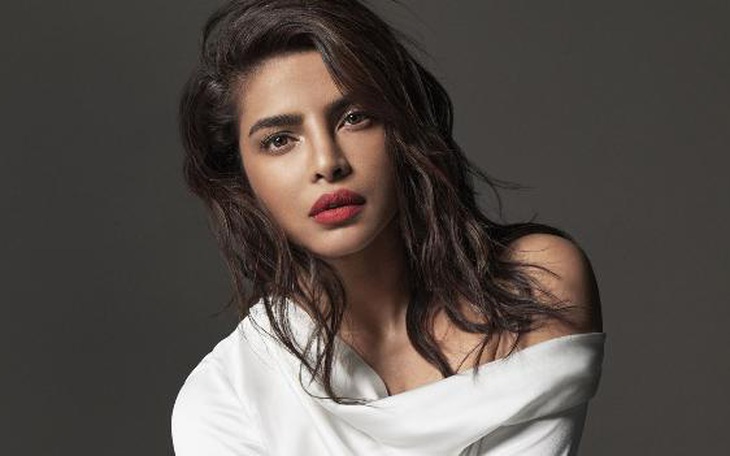Hoa hậu Thế giới Chopra Priyanka bật mí mối liên hệ giữa vẻ đẹp và sự tự tin