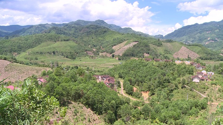 Xót xa những căn nhà tái định cư hoang phế ở Kon Tum - Ảnh 6.