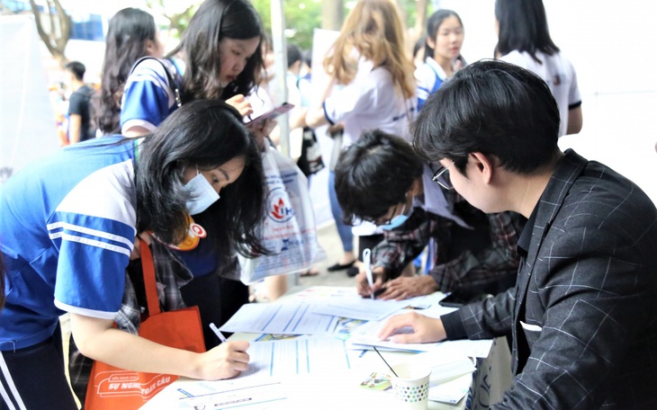 Thí sinh lúng túng trước 20 phương thức xét tuyển đại học năm 2022