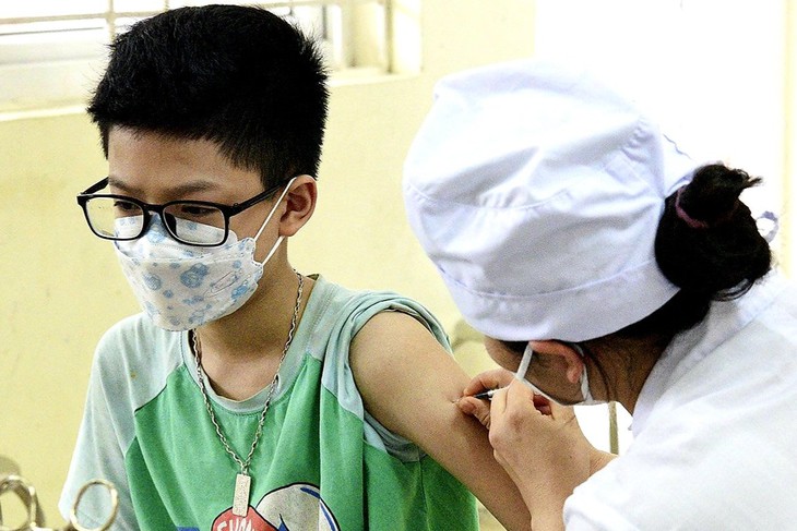 Sáng 17/4: Hà Nội đồng loạt tiêm vaccine cho trẻ từ 5 - dưới 12 tuổi; Hậu COVID-19, người đàn ông phát hiện ngừng thở khi ngủ - Ảnh 1. Sáng 17/4: Hà Nội đồng loạt tiêm vaccine cho trẻ từ 5 - dưới 12 tuổi; Hậu COVID-19, người đàn ông phát hiện ngừng thở khi ngủ - Ảnh 1.