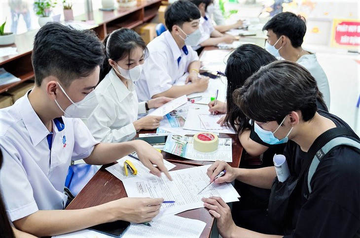 Dự kiến ngưỡng đầu vào của ngành sức khỏe, giáo viên năm 2022 - Ảnh 2. Dự kiến ngưỡng đầu vào của ngành sức khỏe, giáo viên năm 2022 - Ảnh 2.