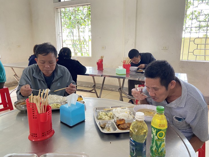 Những "bữa cơm 0 đồng" tại Bệnh viện Tâm thần Hà Tĩnh - Ảnh 5.