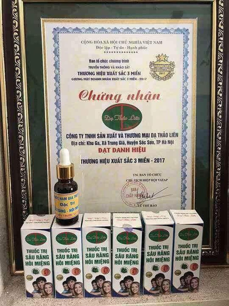 Dạ Thảo Liên luôn phấn đấu để xứng đáng với danh hiệu Thương hiệu 3 miền xuất sắc - Ảnh 2. Dạ Thảo Liên luôn phấn đấu để xứng đáng với danh hiệu Thương hiệu 3 miền xuất sắc - Ảnh 2.
