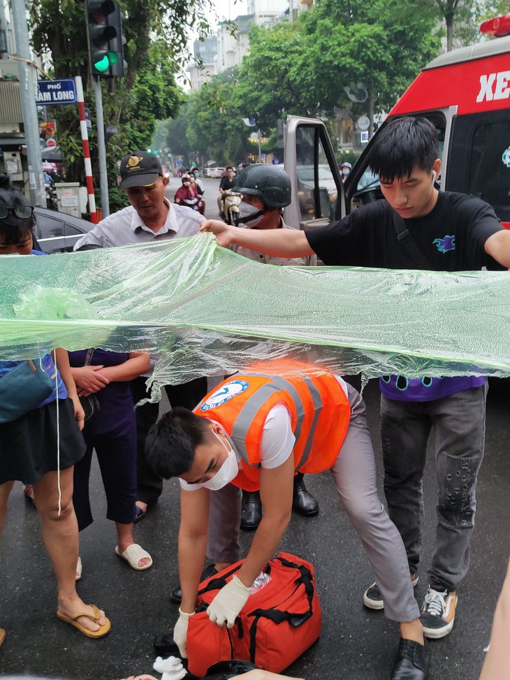 Chuyện chưa kể về hơn 100 người tham gia nhóm hỗ trợ sơ cứu miễn phí ở Hà Nội - Ảnh 1. Chuyện chưa kể về hơn 100 người tham gia nhóm hỗ trợ sơ cứu miễn phí ở Hà Nội - Ảnh 1.