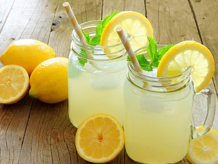 4 lợi ích sức khỏe của nước chanh và bạn nên uống bao nhiêu mỗi ngày - Ảnh 2.