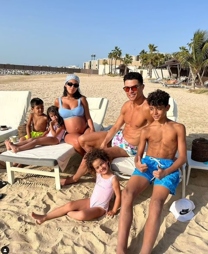 Con trai mới sinh của C.Ronaldo qua đời - Ảnh 2. Con trai mới sinh của C.Ronaldo qua đời - Ảnh 2.