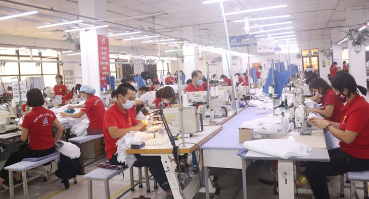 Người lao động cần nắm được hệ lụy của việc rút bảo hiểm xã hội 1 lần. Người lao động cần nắm được hệ lụy của việc rút bảo hiểm xã hội 1 lần.