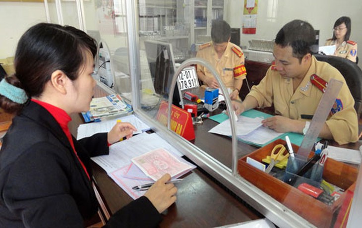 Từ ngày 21/5, chủ xe được đăng ký, bấm biển số xe ô tô tại công an cấp huyện - Ảnh 2. Từ ngày 21/5, chủ xe được đăng ký, bấm biển số xe ô tô tại công an cấp huyện - Ảnh 2.