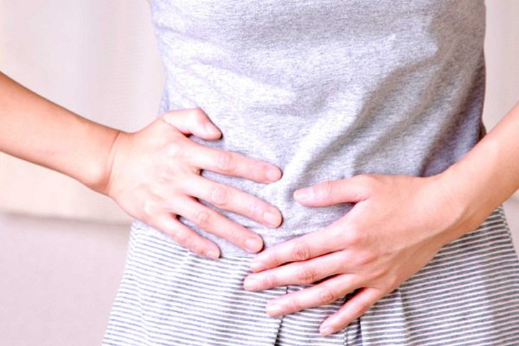 Bạn có thể giúp ngăn ngừa các vấn đề về đường tiêu hóa bằng cách ăn thực phẩm giàu chất xơ, ăn nhiều bữa nhỏ mỗi ngày thay vì ăn nhiều hơn, dành thời gian khi ăn và uống nhiều nước