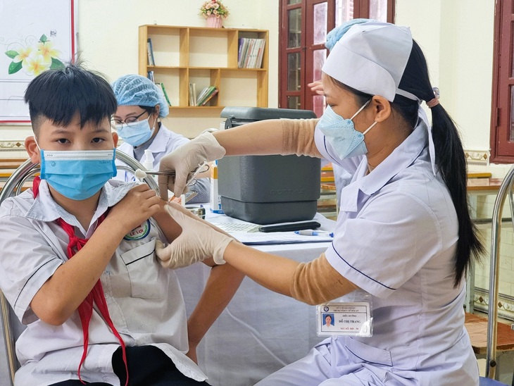 Hải Phòng ngày đầu tiêm chủng phòng COVID-19 cho trẻ dưới 12 tuổi - Ảnh 5.