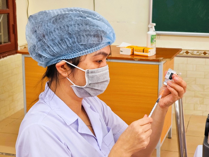 Còn 23 ngày: Vẫn còn 5 tỉnh tiêm mũi 2 vaccine COVID-19 cho trẻ từ 5 - dưới 12 tuổi rất thấp, chỉ dưới 25% - Ảnh 1. Còn 23 ngày: Vẫn còn 5 tỉnh tiêm mũi 2 vaccine COVID-19 cho trẻ từ 5 - dưới 12 tuổi rất thấp, chỉ dưới 25% - Ảnh 1.