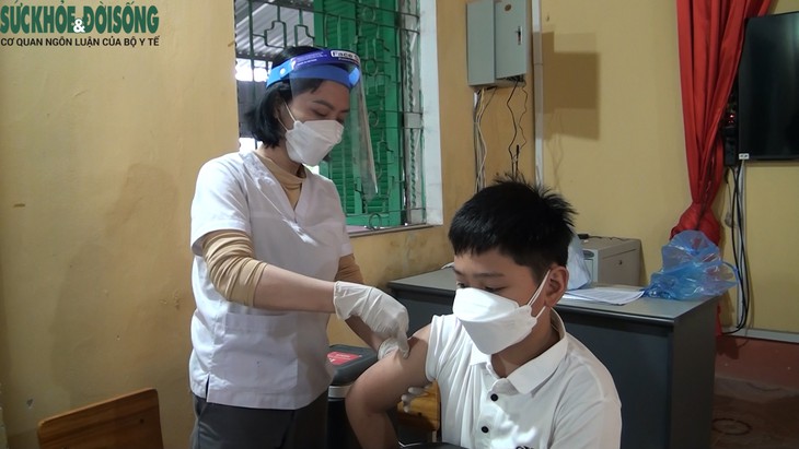 Các tỉnh vùng cao Tây Bắc đồng loạt tiêm vaccine COVID-19 cho trẻ từ 5 - dưới 12 tuổi - Ảnh 5.