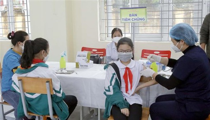 Đẩy mạnh tiêm vaccine cho trẻ em, xây dựng kế hoạch tiêm mũi 4 - Ảnh 4.