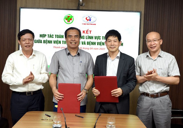 Bệnh viện ĐK TPVinh và Bệnh viện Tim Hà Nội ký kết hợp tác toàn diện - Ảnh 2. Bệnh viện ĐK TPVinh và Bệnh viện Tim Hà Nội ký kết hợp tác toàn diện - Ảnh 2.