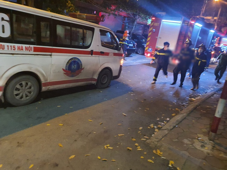 Hiện trường thảm khốc vụ cháy nhà trong đêm, 5 người thiệt mạng - Ảnh 2. Hiện trường thảm khốc vụ cháy nhà trong đêm, 5 người thiệt mạng - Ảnh 2.