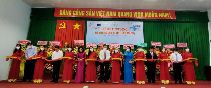 Bác sĩ TP HCM và Vĩnh Long hội chẩn qua điện thoại, can thiệp tim mạch kịp thời cứu 2 bệnh nhân nguy kịch - Ảnh 1. Bác sĩ TP HCM và Vĩnh Long hội chẩn qua điện thoại, can thiệp tim mạch kịp thời cứu 2 bệnh nhân nguy kịch - Ảnh 1.