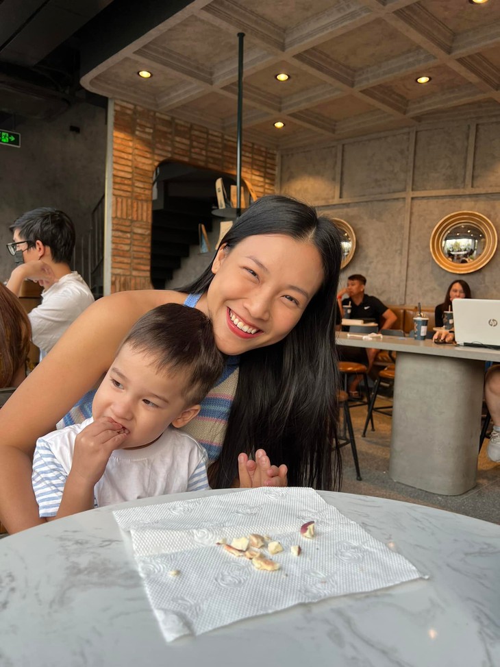 MC Hoàng Oanh từng bị chồng cũ nghĩ có vấn đề tâm lý vì điều không tưởng - Ảnh 5. MC Hoàng Oanh từng bị chồng cũ nghĩ có vấn đề tâm lý vì điều không tưởng - Ảnh 5.