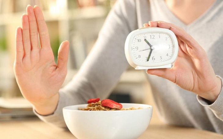 Ăn uống giới hạn thời gian có phải là cách giảm cân tốt?