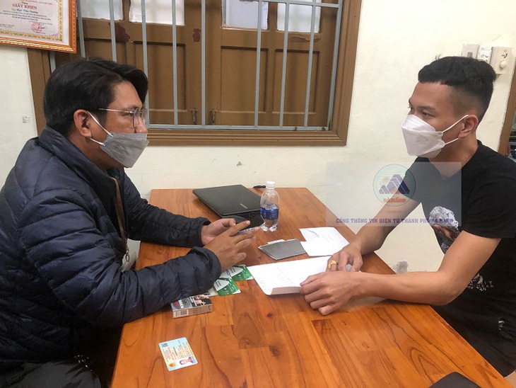 Một trong những đối tượng lập facebook ảo rồi lừa đảo chiếm đoạt tiền môi giới mại dâm từ các "phi công trẻ".