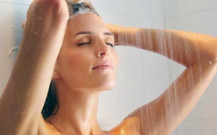 10 lợi ích khi tắm nước lạnh bằng vòi sen