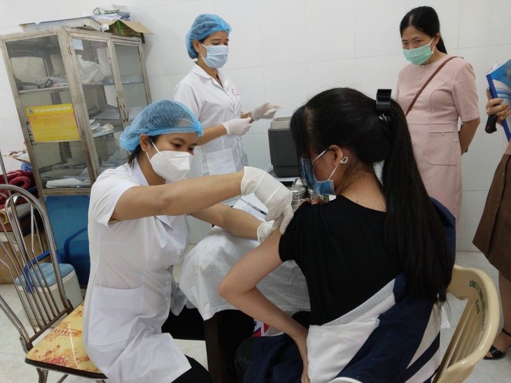 Hơn 77.000 bệnh nhân F0 ở Hà Nam đã khỏi bệnh, 100% xã, phường, thị trấn là ‘vùng xanh’ - Ảnh 3.