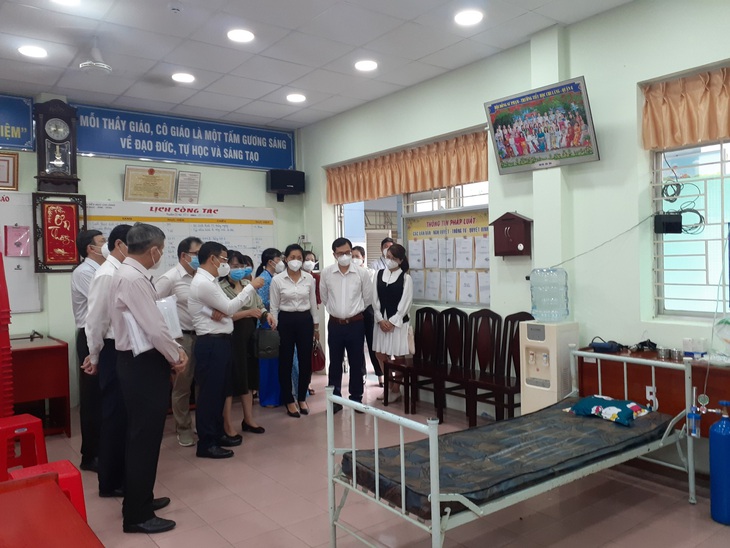 Đoàn Bộ Y tế cùng Đoàn Sở Y tế TP.HCM kiểm tra công tác tiêm chủng vaccine COVID-19 cho trẻ em tại TP.HCM - Ảnh 1. Đoàn Bộ Y tế cùng Đoàn Sở Y tế TP.HCM kiểm tra công tác tiêm chủng vaccine COVID-19 cho trẻ em tại TP.HCM - Ảnh 1.