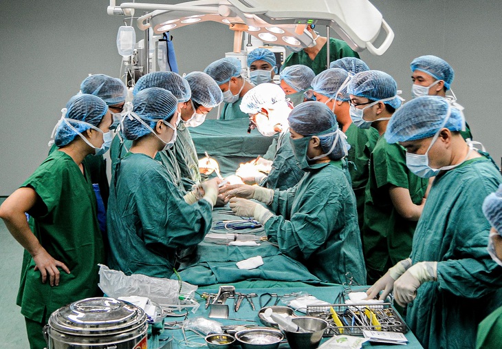 Bệnh viện HNĐK Nghệ An đẩy mạnh phát triển kỹ thuật cao, nhiều bệnh nhân nguy kịch được cứu sống - Ảnh 1. Bệnh viện HNĐK Nghệ An đẩy mạnh phát triển kỹ thuật cao, nhiều bệnh nhân nguy kịch được cứu sống - Ảnh 1.