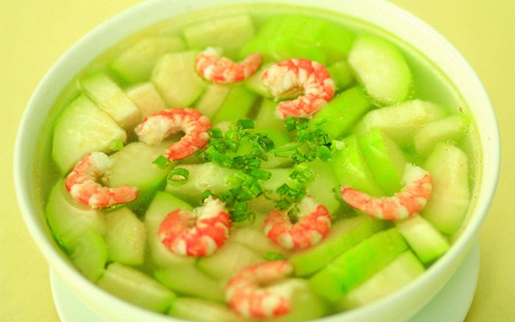 Bí xanh giá siêu rẻ chỉ vài nghìn đồng/kg, nhiều người tranh thủ mua về tích trữ- Ảnh 3.