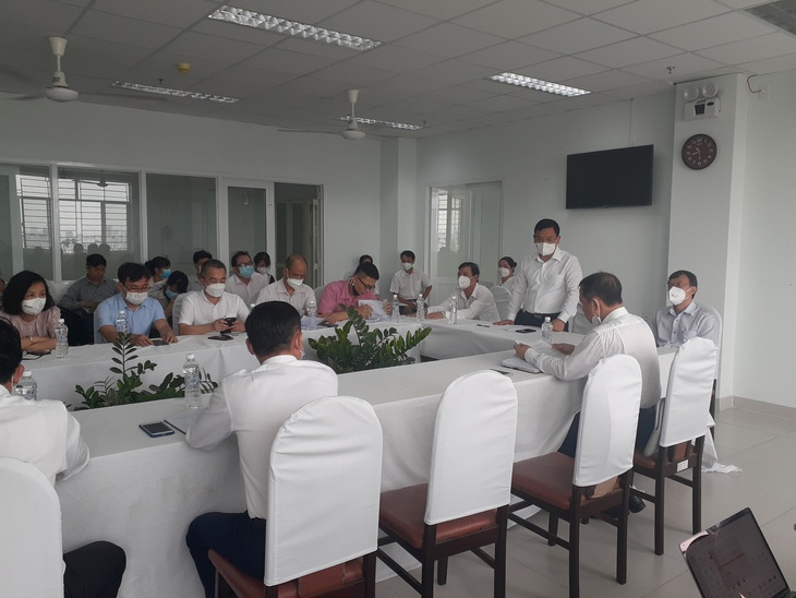 Đoàn Bộ Y tế cùng Đoàn Sở Y tế TP.HCM kiểm tra công tác tiêm chủng vaccine COVID-19 cho trẻ em tại TP.HCM - Ảnh 3. Đoàn Bộ Y tế cùng Đoàn Sở Y tế TP.HCM kiểm tra công tác tiêm chủng vaccine COVID-19 cho trẻ em tại TP.HCM - Ảnh 3.