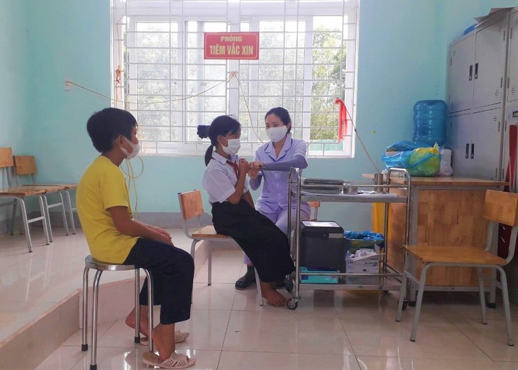 Quảng Trị tiêm vaccine phòng COVID-19 cho hơn 80.000 trẻ từ 5 - dưới 12 tuổi - Ảnh 5. Quảng Trị tiêm vaccine phòng COVID-19 cho hơn 80.000 trẻ từ 5 - dưới 12 tuổi - Ảnh 5.