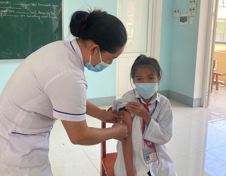 Quảng Trị tiêm vaccine phòng COVID-19 cho hơn 80.000 trẻ từ 5 - dưới 12 tuổi - Ảnh 9. Quảng Trị tiêm vaccine phòng COVID-19 cho hơn 80.000 trẻ từ 5 - dưới 12 tuổi - Ảnh 9.