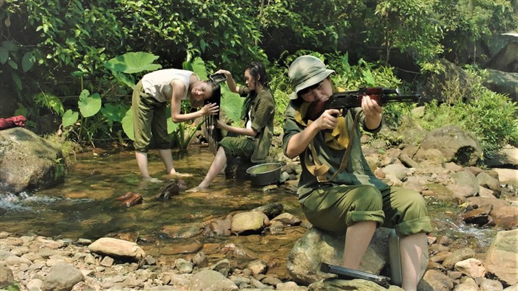 ‘Bình minh đỏ’ - bản tình ca bi tráng rất đỗi cảm động - Ảnh 8. ‘Bình minh đỏ’ - bản tình ca bi tráng rất đỗi cảm động - Ảnh 8.