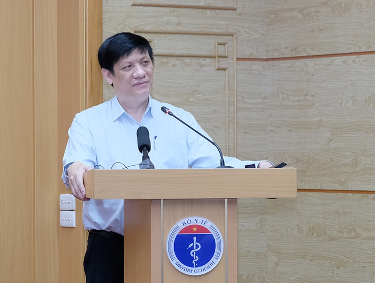 Bộ trưởng Bộ Y tế: Sẽ có hướng dẫn tiêm vaccine phòng COVID-19 mũi 4, tiêm mũi 3 cho trẻ từ 12- 17 tuổi - Ảnh 1.