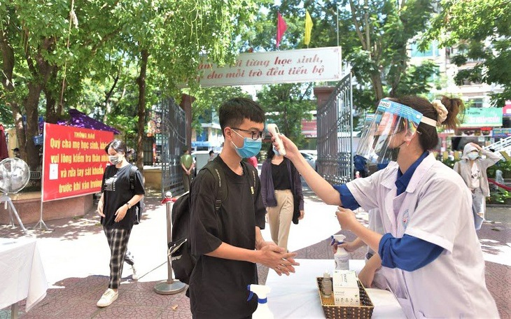 Thí sinh bắt đầu thử đăng ký dự thi tốt nghiệp THPT trực tuyến