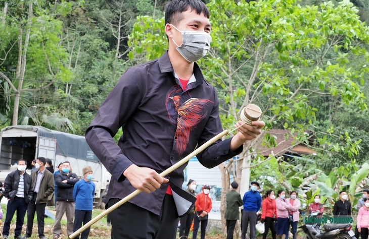 Thú vị trò chơi đánh cù của người Mông - Ảnh 7.