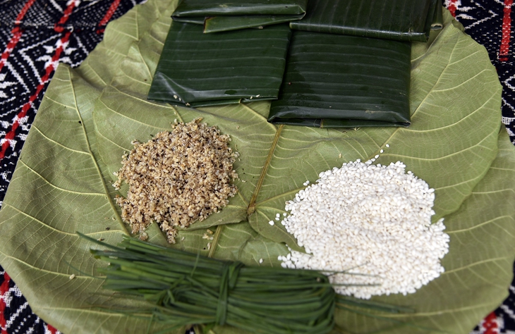 Ngọt bùi bánh nếp nhân trứng kiến của người Tày ở Tuyên Quang - Ảnh 3.