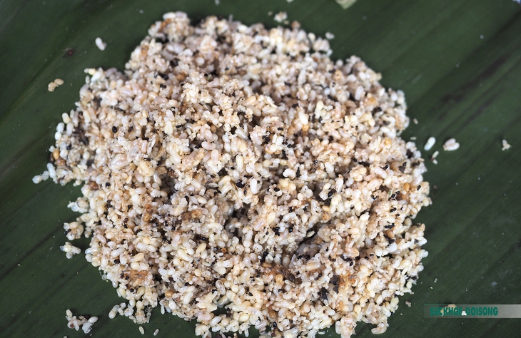 Ngọt bùi bánh nếp nhân trứng kiến của người Tày ở Tuyên Quang - Ảnh 7.