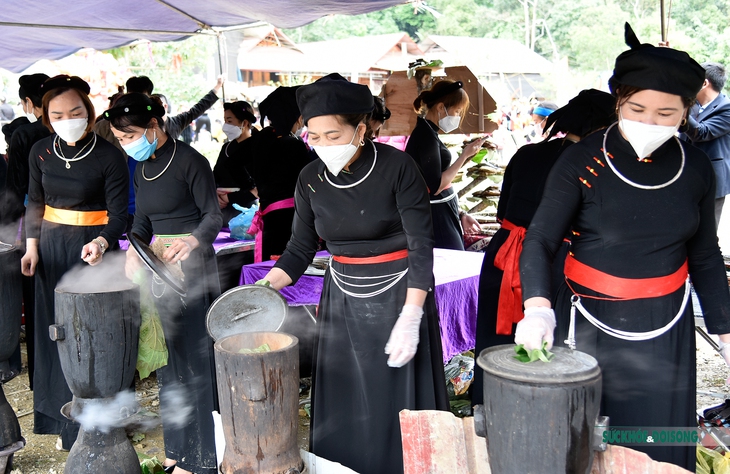 Ngọt bùi bánh nếp nhân trứng kiến của người Tày ở Tuyên Quang - Ảnh 9.
