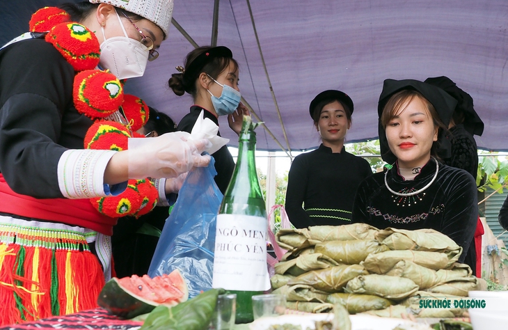 Ngọt bùi bánh nếp nhân trứng kiến của người Tày ở Tuyên Quang - Ảnh 12.