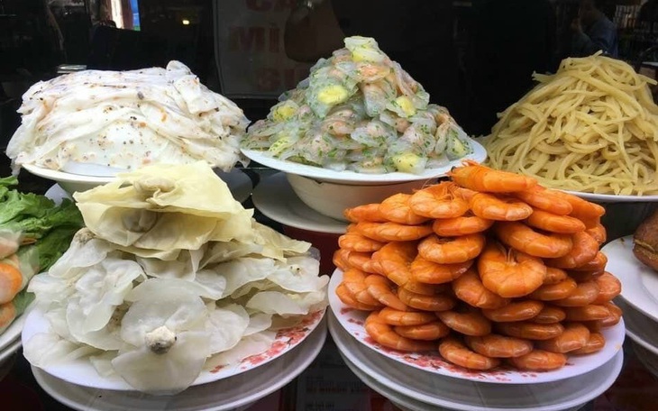 Dịp nghỉ lễ 30/4, đề phòng rối loạn tiêu hóa vì 'ăn cả thế giới' trong những chuyến food tour