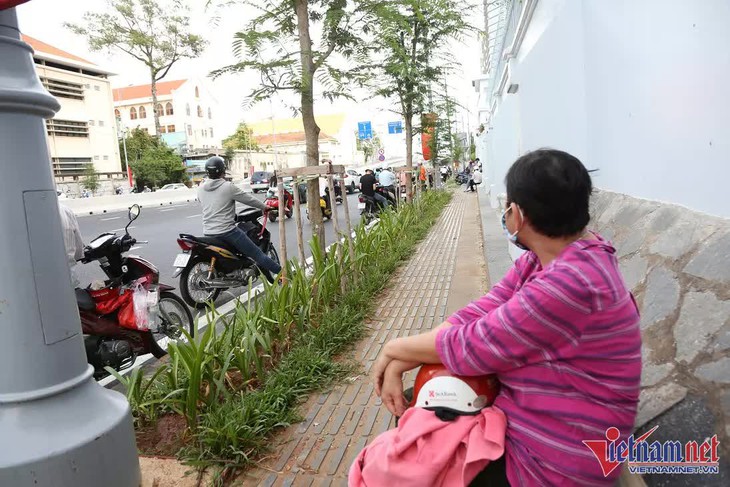 Thông xe cây cầu nghìn tỷ bắc qua sông Sài Gòn, người dân háo hức 'check in' - Ảnh 4.