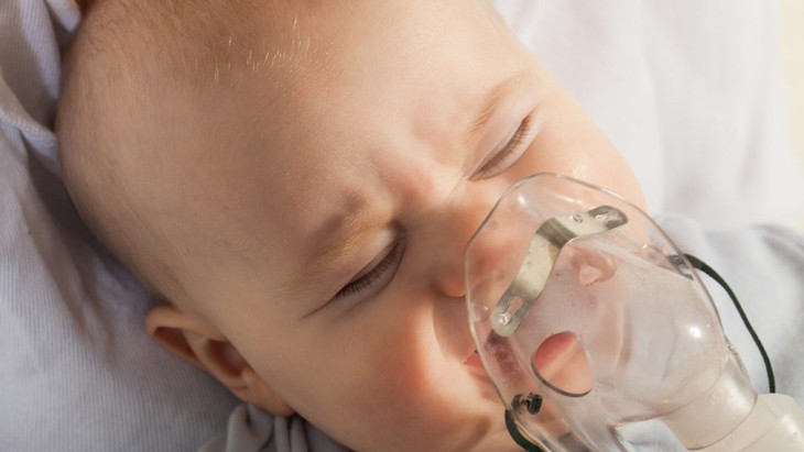 Viêm tiểu phế quản cấp ở trẻ và cách hành xử đúng cha mẹ cần biết - Ảnh 3.