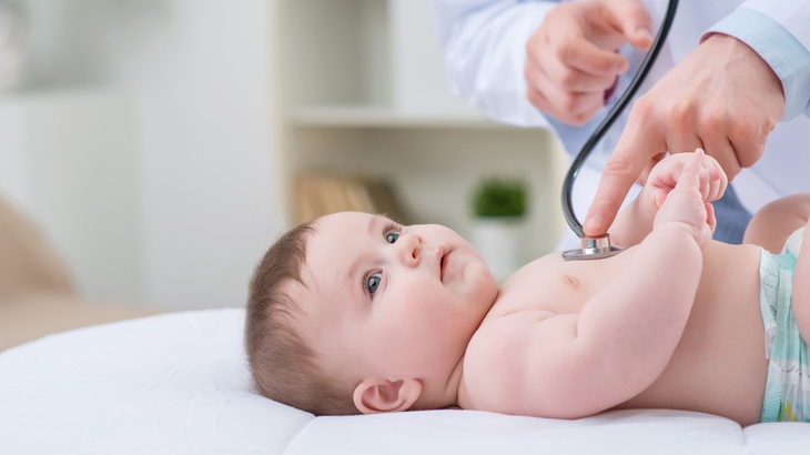 Viêm tiểu phế quản cấp ở trẻ và cách hành xử đúng cha mẹ cần biết - Ảnh 1.