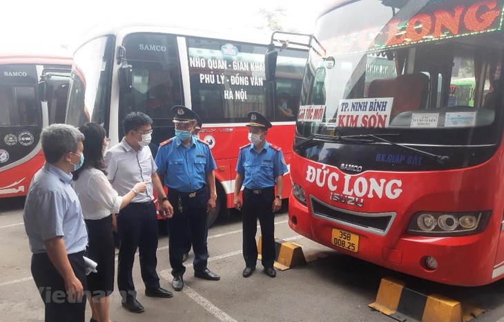 Siết chặt quản lý xe không đủ điều kiện, đảm bảo an toàn đi lại dịp lễ 30/4-1/5 - Ảnh 1. Siết chặt quản lý xe không đủ điều kiện, đảm bảo an toàn đi lại dịp lễ 30/4-1/5 - Ảnh 1.