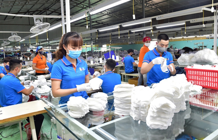 Doanh nghiệp bố trí làm thêm giờ phải có sự chấp thuận của người lao động - Ảnh 2. Doanh nghiệp bố trí làm thêm giờ phải có sự chấp thuận của người lao động - Ảnh 2.